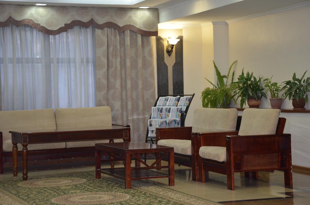 Dostyk Hotel Tsjimkent Eksteriør bilde