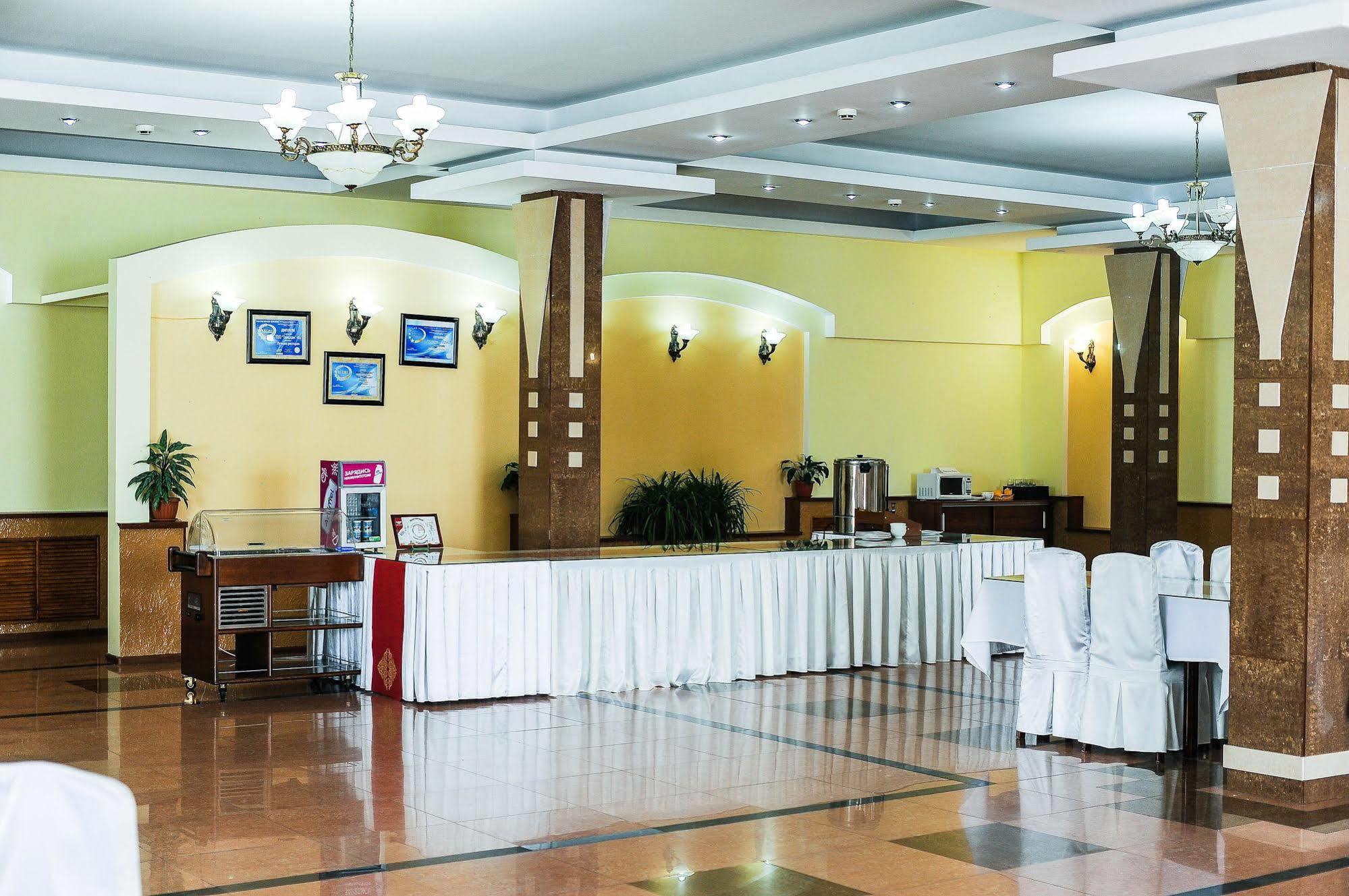 Dostyk Hotel Tsjimkent Eksteriør bilde