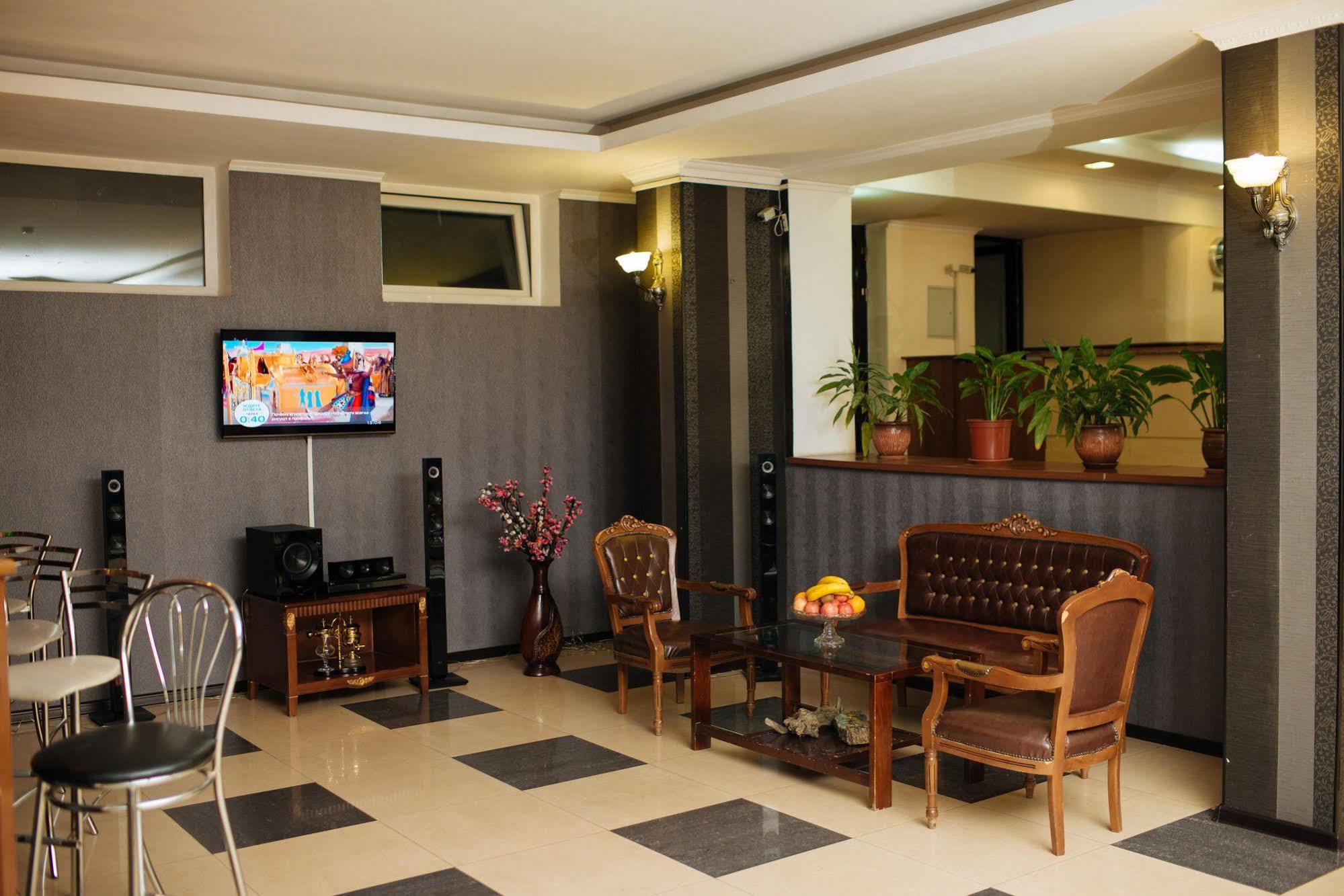 Dostyk Hotel Tsjimkent Eksteriør bilde