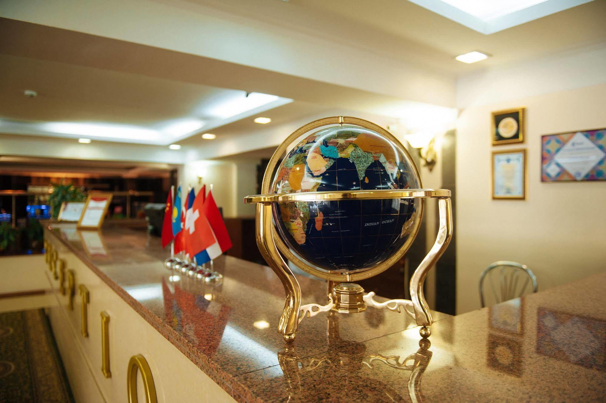 Dostyk Hotel Tsjimkent Eksteriør bilde